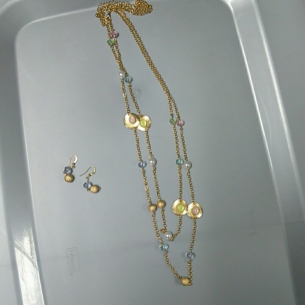 Earring and necklace set
